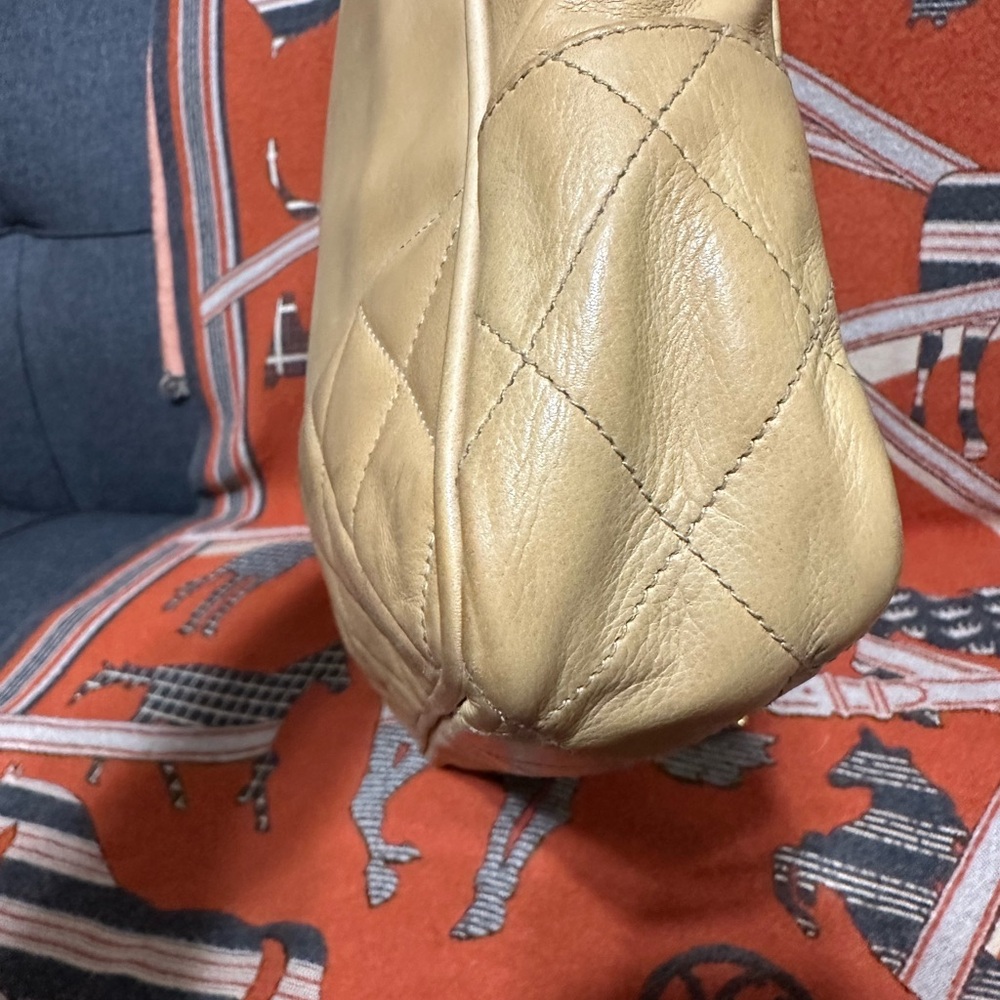 CHANEL❤️🌟 1072727 VINTAGE TAN QUILTED LAMBSKIN ALL LEATHER TOTE BAG⭐️ - Picture 5 of 12